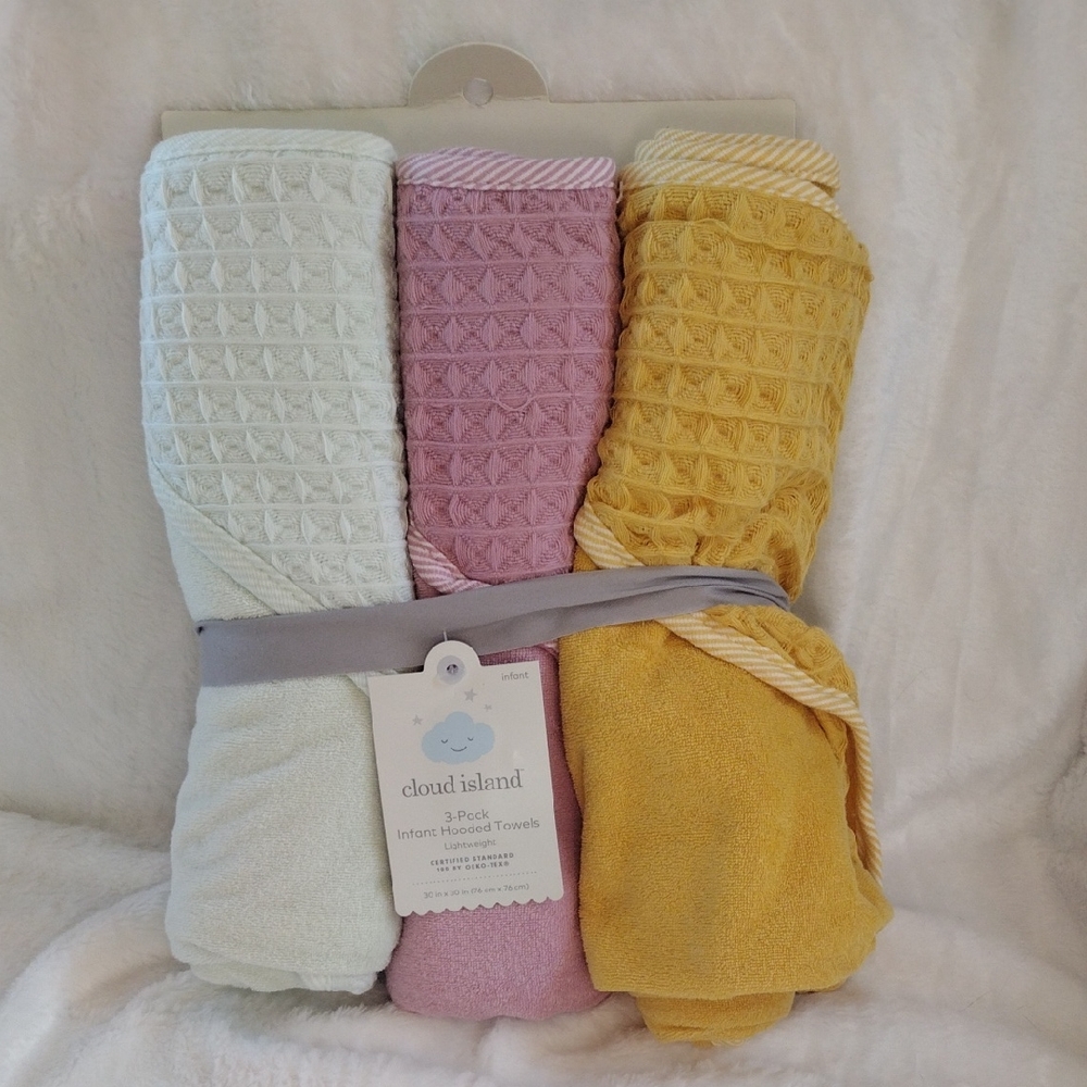 NWT Cloud Island Pastel Hooded Towel Set